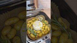 melty camembert & crispy potatoes #airfryer #camembert #shorts