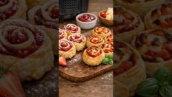 ¡El truco definitivo para un postre de 10 en minutos! 🥐🍓 #airfryerrecipes #recetas #cocina