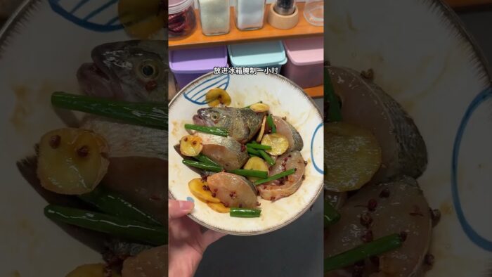 花椒系列我真的吃不腻！烤鲈鱼也太香啦 空气炸锅烤鱼也太太太方便啦��外面烤的焦焦，里面又鲜又嫩！#烤鱼 #鲈鱼 #空气炸锅美食 #美食教程 #花椒烤鱼 美食 美食展示 普通美食展示