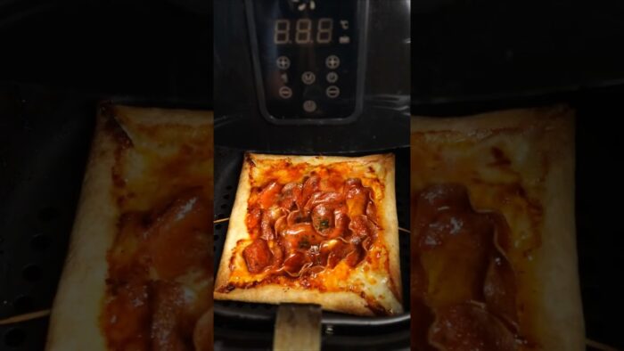 10분 만에 만드는 페퍼로니 또띠아 피자 🍕