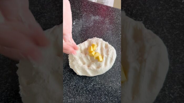 Bakery Style Homemade Soft & Fluffy Laadi Pav | Air Fryer Recipe🥖| Laadi Pav Recipe #shorts #recipe