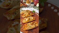 Cheesy Bread Boats #snack #recipe #foodvideo #food #shorts #trending #cooking #airfryerrecipes #yum