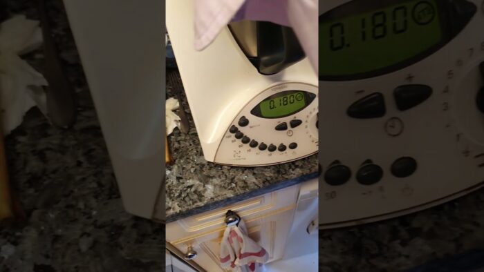 Como se hace la MASA para EMPANADA con la Thermomix 1 #diy #cocinafacil #thermomix #empanada