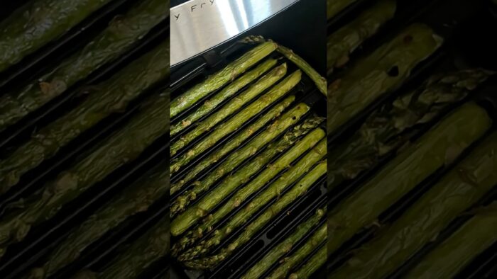 Crispy asparagus in the air fryer 🌱✨ #recipe #спаржа #аерогриль