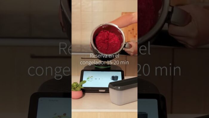 🍉🍓 Estrenamos nuestra Revista Especial Verano con esta receta: Sorbete de sandía y frutos rojos