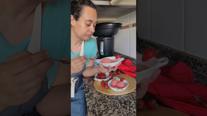 Helado de fresas y yogur con Thermomix #recetasfáciles #recetas