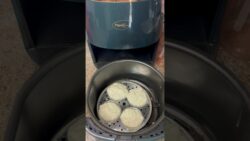 Idli in Air Fryer | Easy idli Making Recipe | South Indian Recipe #trendingshorts #viral #shorts