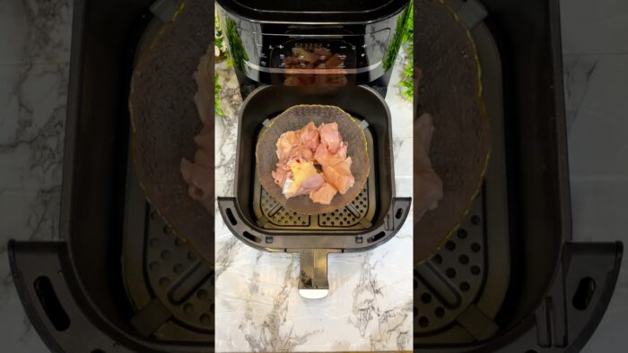 Juicy Air Fryer Chicken Recipe 🍗 | Easy Spicy Chicken in Air Fryer #Shorts