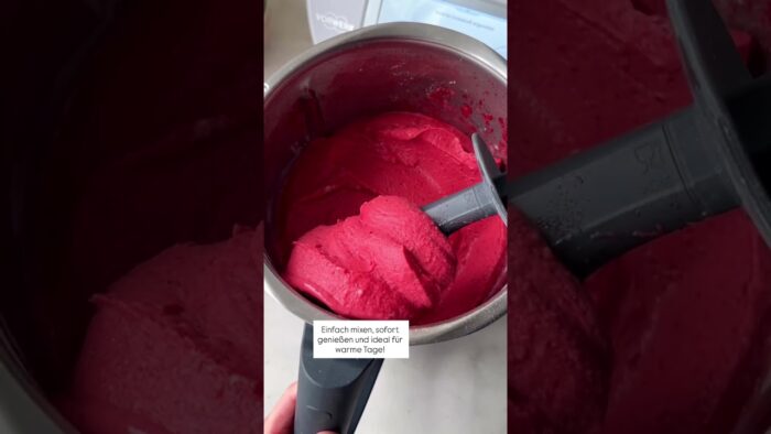 🍦 Nie wieder anders! Himbeer-Kefir-Eis in Sekunden | Thermomix® Rezept