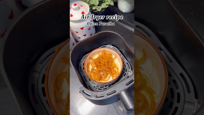 Onion Paratha| air fryer recipe #shorts #youtubeshorts #airfryer #airfryerrecipes #shortsfeed