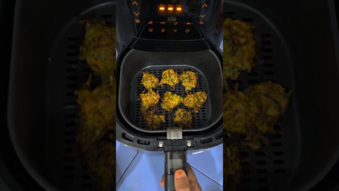 Pakoda Making In Airfryer || Recipe || Airfryer Recipe #airfryer #ilovegadgets #food #recipe