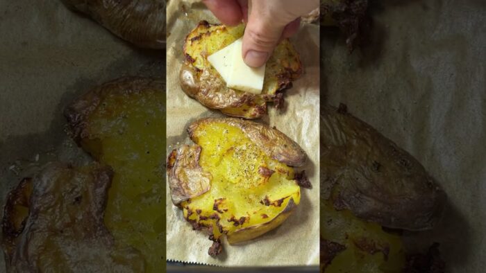 Patate schiacciate in friggitrice ad aria alla mediterranea #ilcaldosaporedelsud