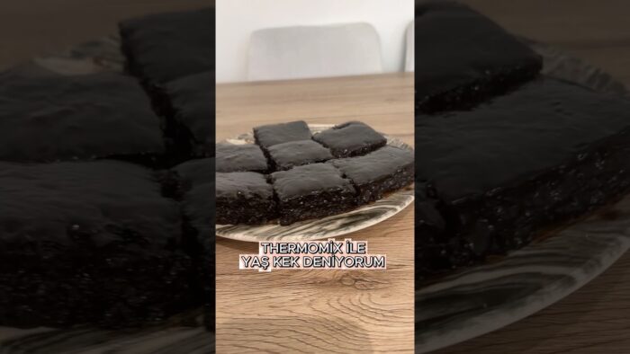 Thermomix ile yaş kek deniyorum 🙏🏻#shorts *reklamdeğil