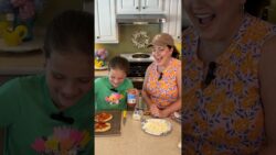 This 5-minute air fryer hack makes the perfect crispy pizza #airfryerrecipes #pizza #cooking