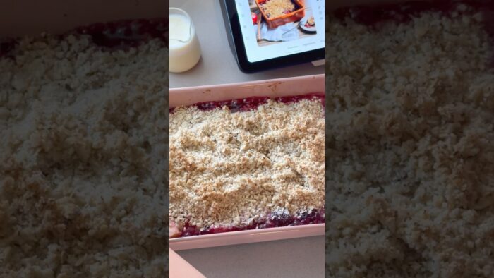 This Summer Fruit Crumble from Cookidoo flows from one step to the next on the Thermomix® TM7™