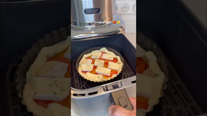brie tomato tart 🍅🧀 recipe in comments #shorts #airfryer #tarte