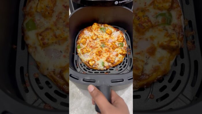 Pizza 🍕 recipe in air fryer #reels #pizza #ytshorts #viral #airfryer #shorts