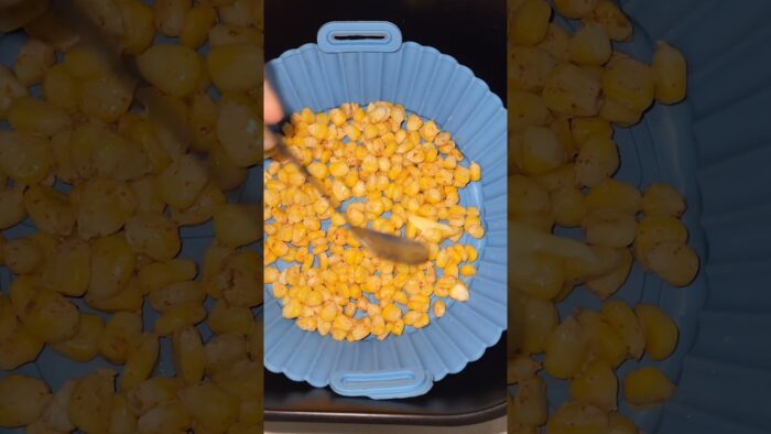 Air Fryer Crispy Corn Salad | 10-Minute Healthy Snack #airfryer #corn #healthyfood #cookingshorts