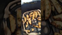 Air Fryer Recipes ❤️#airfryer #potatowedges #potato #potatofry #oilfree #youtubeshorts #shortsfeed