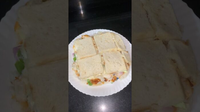 Air fryer bread pizza recipe 🍕 #shorts #easy #breadpizza #airfryerrecipes #special #chickenpizza
