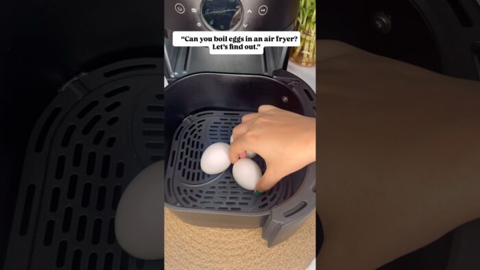 Boiling eggs in airfryer #shorts #cooking #recipe #airfryer #viralshorts #egg