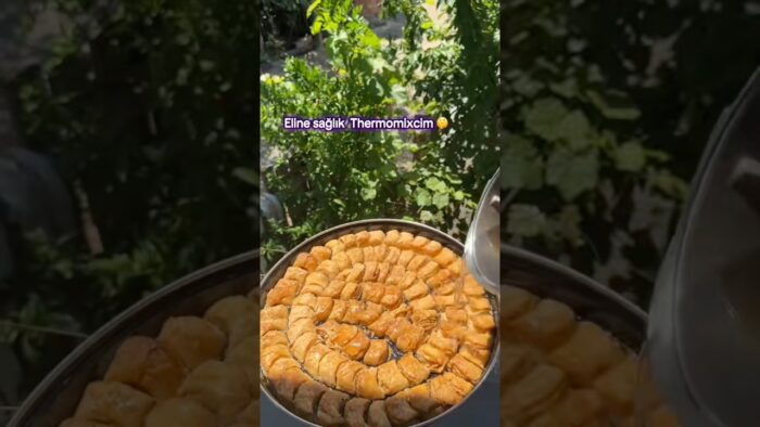 Bugünkü workshop’un yıldızı: Ev yapımı baklava.Hamuru da cevizi de Thermomix ile hazırladık.