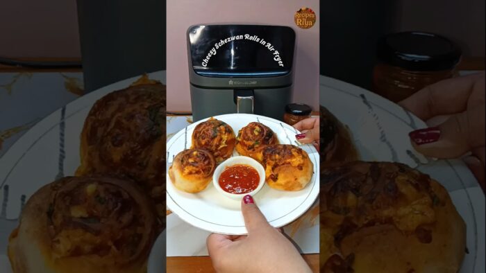 🌯 Cheesy Schezwan Rolls in Air Fryer 😍 Made with Deliciano Chunky Chilli Chutney❤️ #viralshorts