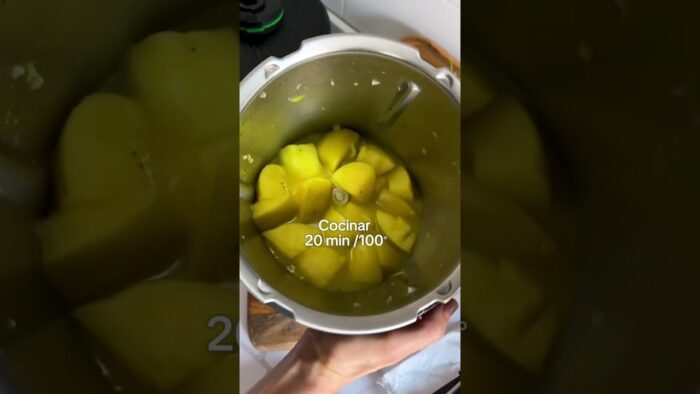 Crema fría con manzana y curry