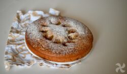 Bizcocho fácil sin huevo, con puré de manzana
