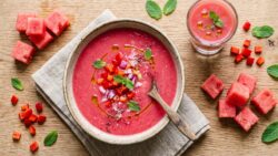 Los foodies están de acuerdo: el gazpacho más refrescante del verano no se hace con tomates sino ...