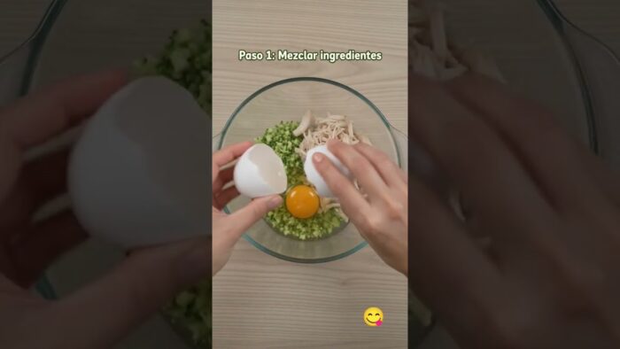 • ¡CRUJIENTES Y SALUDABLES! 🥦 CÓMO HACER BOLITAS DE BRÓCOLI Y POLLO #shorts