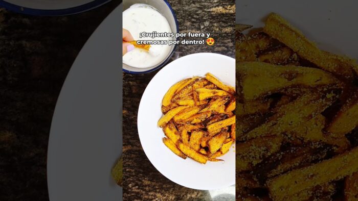 Batatas crujientes + salsa de yogur… una combinación perfecta 😍🍠