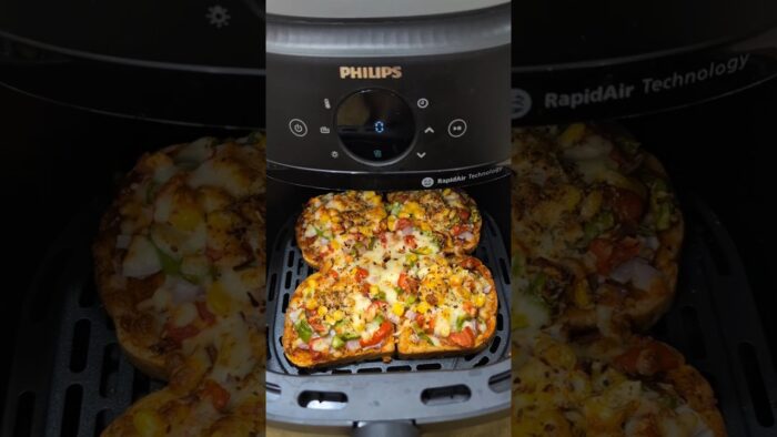Bread pizza recipe in air fryer #airfryer #shorts #short #philipsairfryer #food #fryer