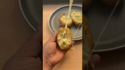 Cheesy stuffed potatoes 🤯