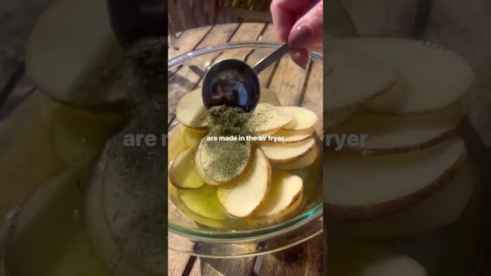 Crispy Air Fryer Dill Pickle Chips (So Easy!) #DillPickleChips #AirFryerRecipes #PlantBased