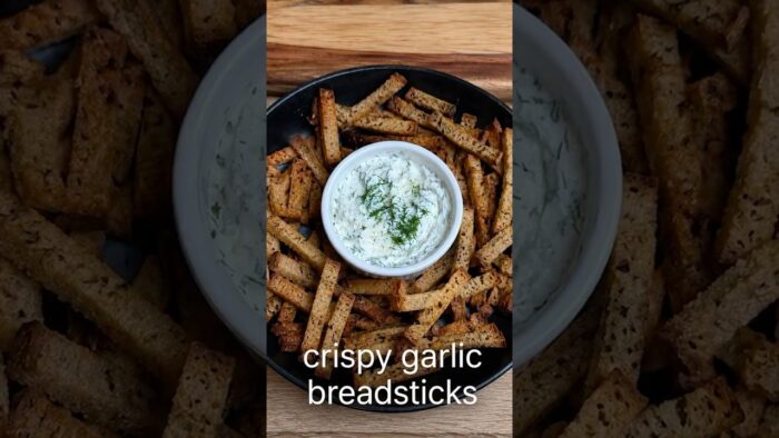 🧄 Crispy Garlic Breadsticks in the Air Fryer #garlicbread #recipe #food #garlicsticks #garlictoast