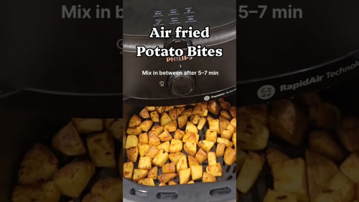 Crispy Potato Bites😋#shorts #airfryer #roastedpotato #vratrecipe #trending #viral #ytshorts #lessoil