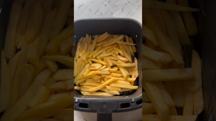 French Fries in Air Fryer 🍟#frenchfries #airfryer #cooking #shorts #ytshorts #@GRTmotovlogs
