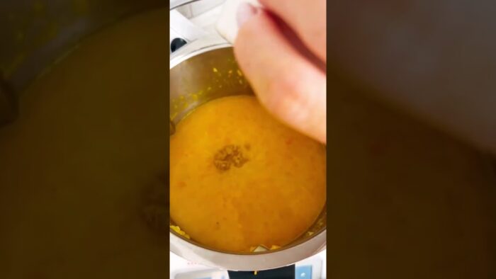 Kürbissuppe im Thermomix® – kalorienarm Für mich gehört eine Kürbissuppe zu den absoluten