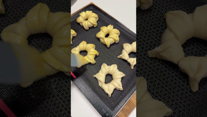 Noeuds à la cannelle & fleurs au chocolat