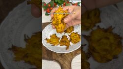 Raining outside? Make THIS. 🤤🔥 Crispy golden pakoras in the air fryer 🤌🥹 #eveningsnacks #explore