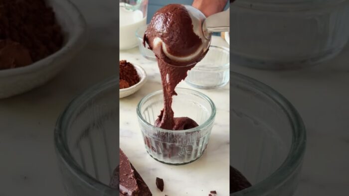 THE *EASIEST* DOMINO’S STYLE CHOCO LAVA CAKE 🍫