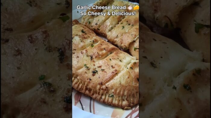 The Cheesiest Garlic Bread Ever! | Easy Air Fryer Recipe#yoytubeshorts #recipe #viral