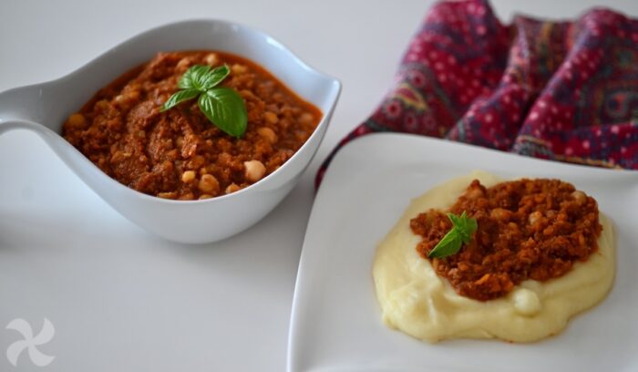 Guiso de carne picada con garbanzos
