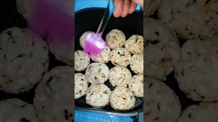बिना तेल के बनाएं क्रिस्पी साबूदाना बड़ा😋 #SabudanaVada #AirFryerRecipe #VratKaKhana #FoodShorts