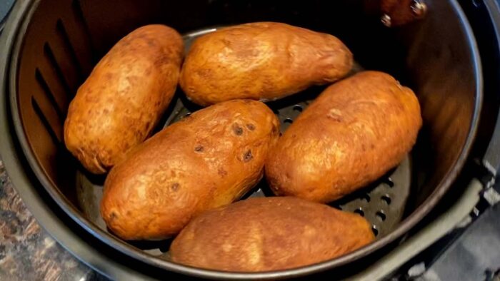 Air Fryer Baked Potatoes Recipe – How To Bake Whole Potatoes In The Air Fryer – AMAZING CRISPY SKIN!