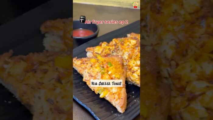 Air fryer series ep 2_ Veg cheese toast 🌿✨🥬🍅#youtubeshorts #recipe  #mrscrunchymunchy #india