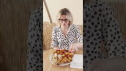 Rápido y fácil. Pollo asado con patatas y tomates. Air fryer recetas. #short #pollo