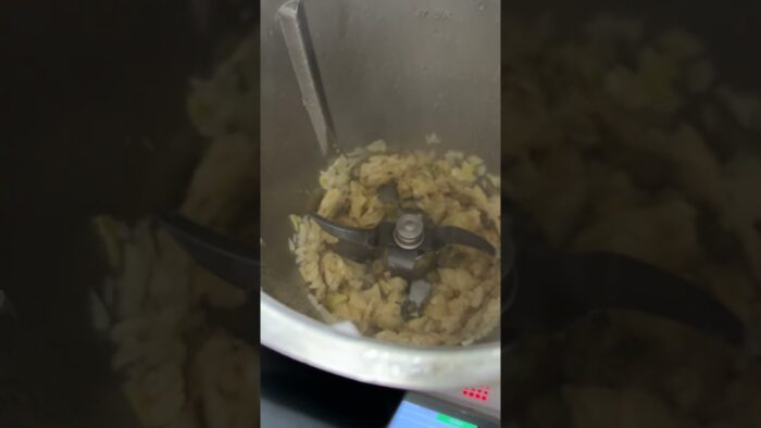 Sauteeing Onions & Garlic in a Thermomix TM6 | NZ Thermomix® Consultant