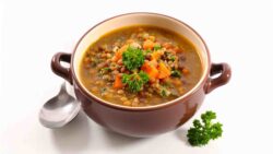 Sopa de lentejas Thermomix: receta de cuchara reconfortante